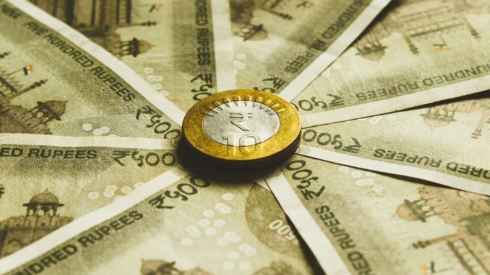 Minimum monthly balance rule in private banks: How much to maintain in HDFC, ICICI, Axis and other savings accounts