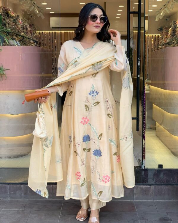 1750473832 GoSriKi Womens Chanderi Anarkali Printed Kurta with Pant Dupatta.jpg