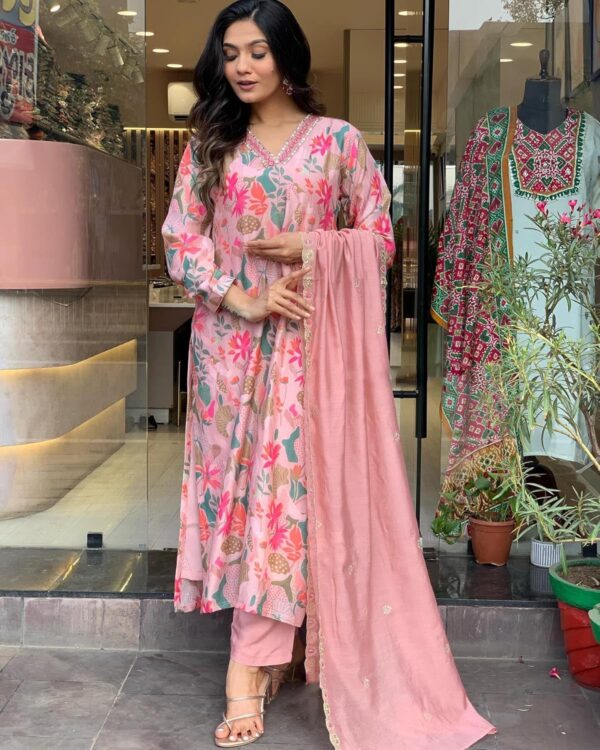 1750531952 GoSriKi Womens Rayon Blend Printed Straight Kurta with Pant Dupatta.jpg