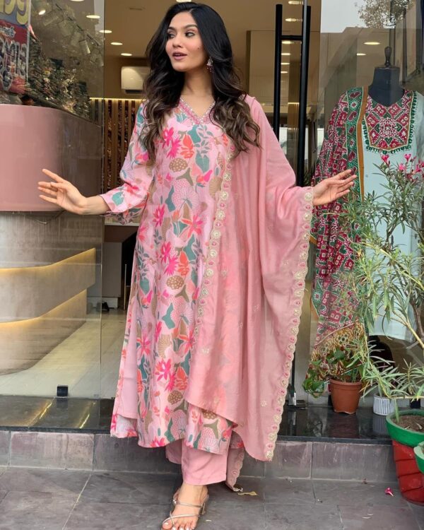 1750531953 GoSriKi Womens Rayon Blend Printed Straight Kurta with Pant Dupatta.jpg