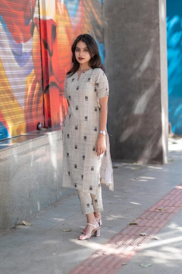 1750554052 ANNI DESIGNER Womens Rayon Viscose Straight Printed Kurta with Pant.jpg