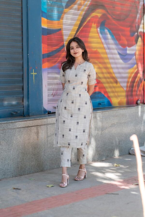 1750876066 ANNI DESIGNER Womens Rayon Viscose Straight Printed Kurta with Pant.jpg