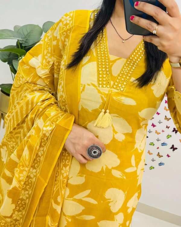1751171377 Rangnavi Womens Floral Printed Stright Kurta with Pant Dupatta Set Ethnic set Kurta set.jpg