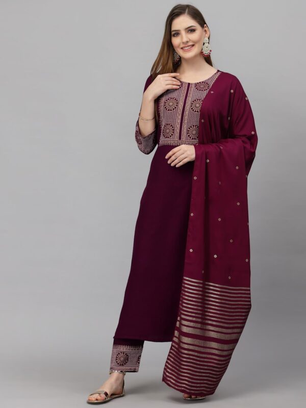 KLOSIA Women Viscose Embroidered Kurta And Pant Set With Dupatta, Kurta Set - Image 5