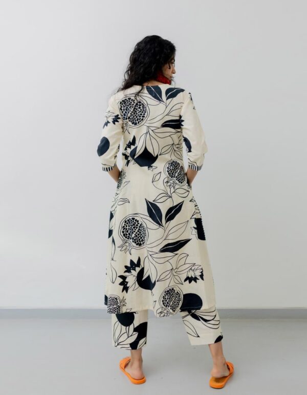 GoSriKi Women's Cotton Blend Straight Printed Kurta with Pant - Image 3