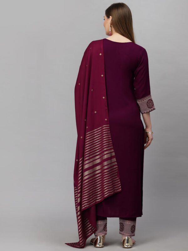 KLOSIA Women Viscose Embroidered Kurta And Pant Set With Dupatta, Kurta Set - Image 4
