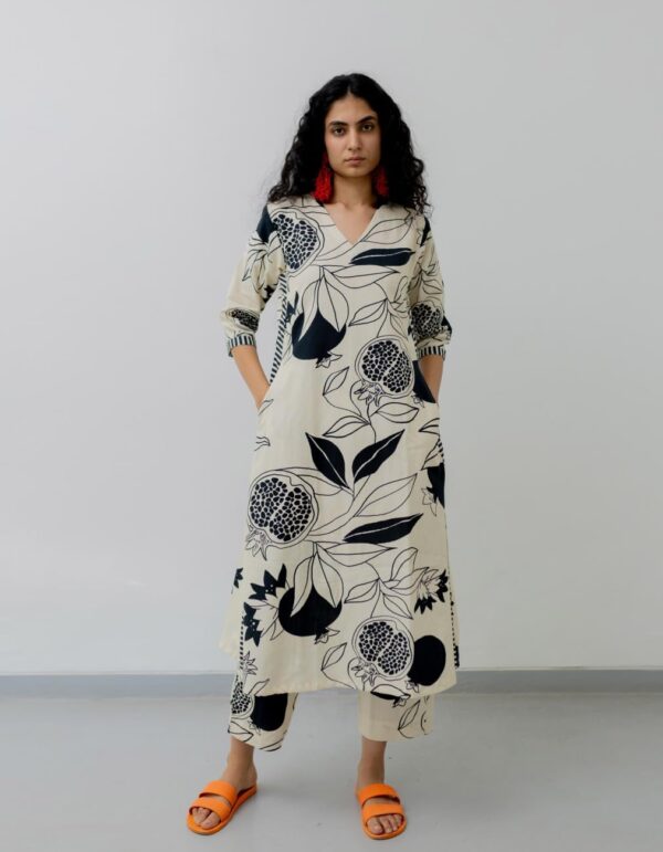GoSriKi Women's Cotton Blend Straight Printed Kurta with Pant - Image 4