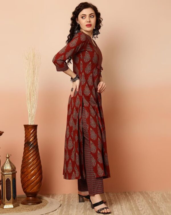 KLOSIA Women Printed Kurta and Pant Set with Dupatta - Image 4