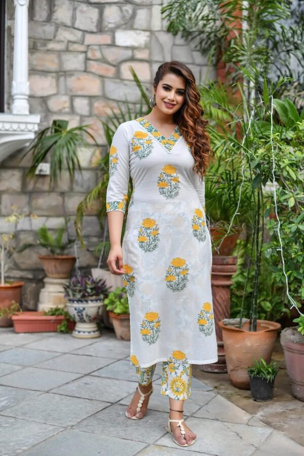 KLOSIA Women Viscose Straight Block Printed Kurta Pant With Dupatta - Image 5