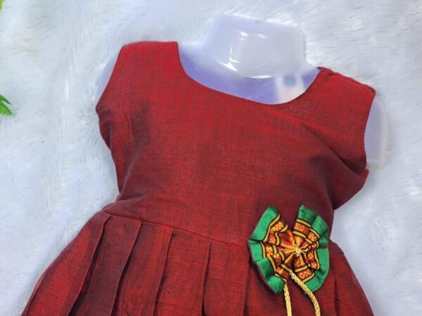 Amba Collection Boutique Girl's Traditional Ethnic Wear New Narayanpeth Masarai Silk Sleeveless - Image 4