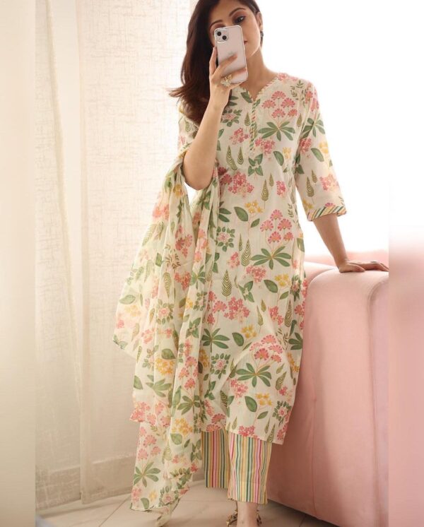 ANNI DESIGNER Women's Rayon Blend Straight Printed Kurta with Pant & Dupatta - Image 3