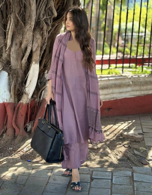 ANNI DESIGNER Women's Rayon Blend Solid Straight Kurta with Pant & Dupatta - Image 5