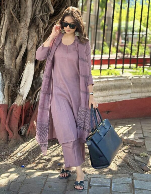 ANNI DESIGNER Women's Rayon Blend Solid Straight Kurta with Pant & Dupatta - Image 4