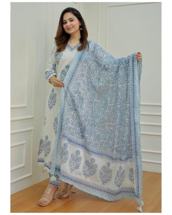 Arayna Women's Cotton Printed Floral Straight Kurta with Palazzo Pants and Dupatta - Image 4