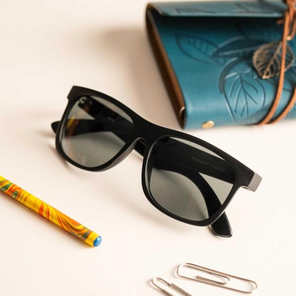 Fastrack 100% UV protected Wayfarer Sunglasses for Men - Image 3