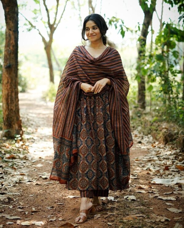 KLOSIA Women's Viscose Printed Flared A-Line Kurta With Pant And Dupatta Suit Set | Kurta Set - Image 6