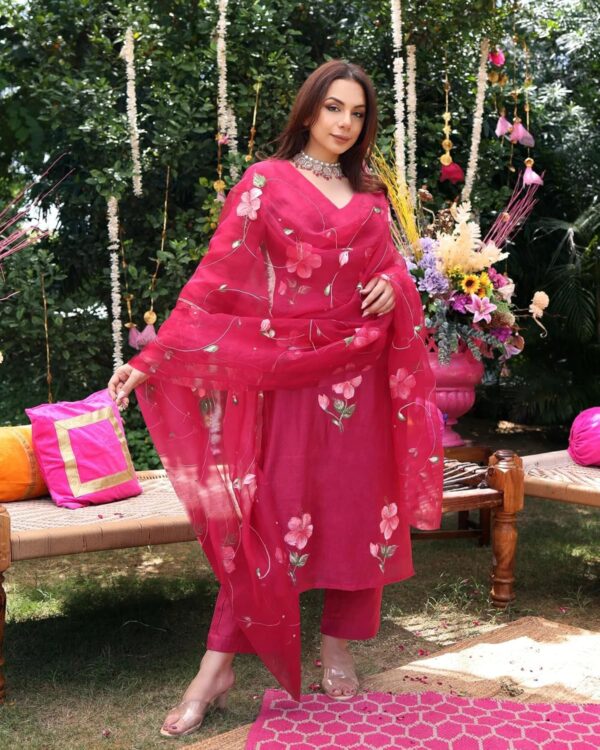 ANNI DESIGNER Women's Rayon Viscose Printed Straight Kurta with Pant & Dupatta - Image 5