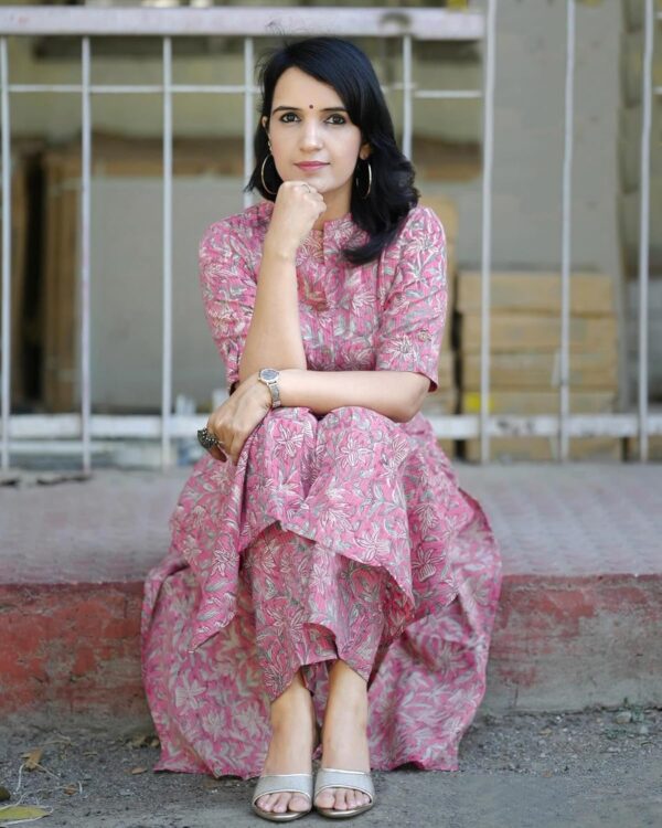 ANNI DESIGNER Women's Cotton Blend Floral Kurta with Pant - Image 7