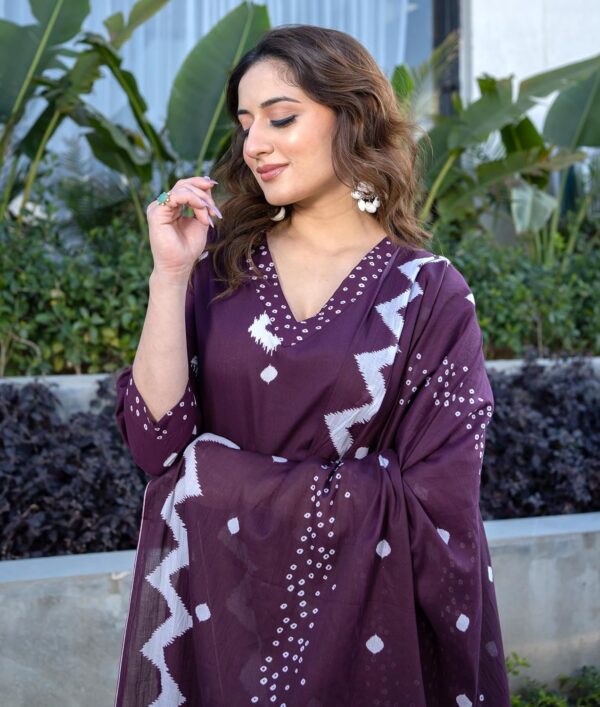 Arayna Women's Pure Cotton Bandhani Print Ethnic Kurta Set with Palazzo Pants & Dupatta - Image 5