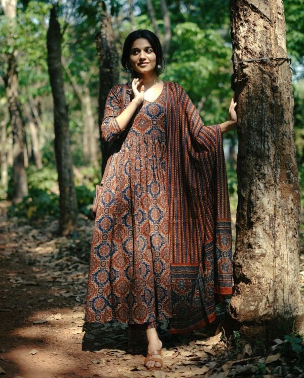 KLOSIA Women's Viscose Printed Flared A-Line Kurta With Pant And Dupatta Suit Set | Kurta Set - Image 3
