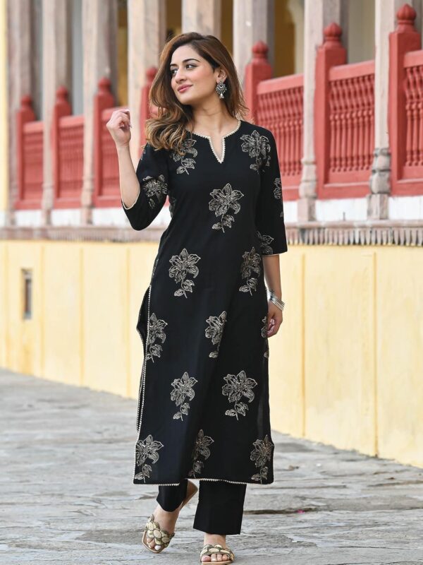 Arayna Women's Gold Printed Rayon Black Kurta Set with Ethnic Palazzo Pants - Image 3