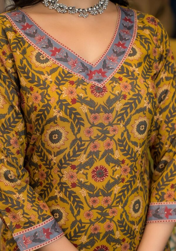KLOSIA Women's Viscose Printed Kurta Pant With Dupatta Set - Image 4