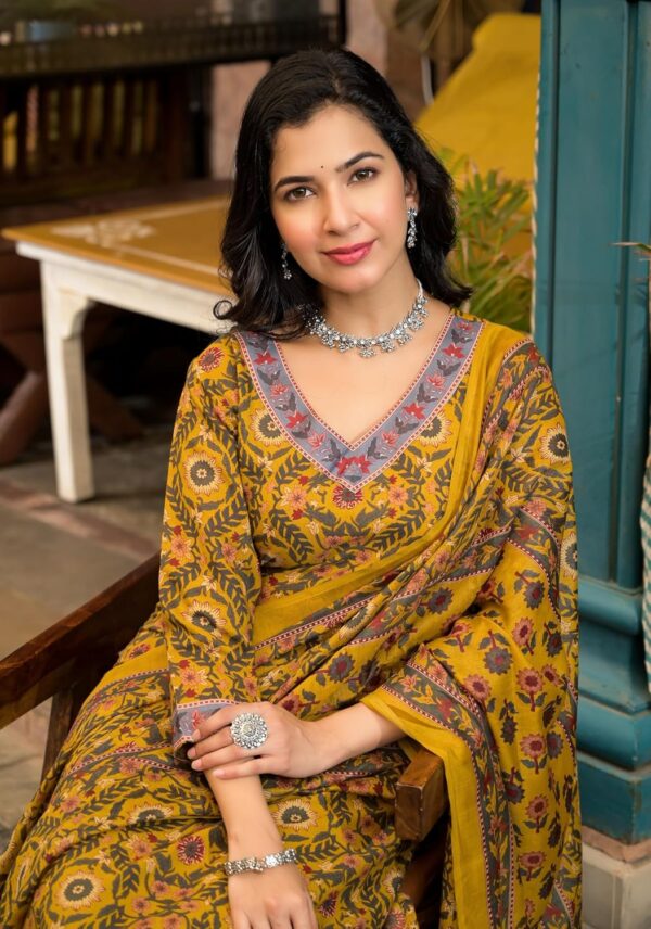 KLOSIA Women's Viscose Printed Kurta Pant With Dupatta Set - Image 3
