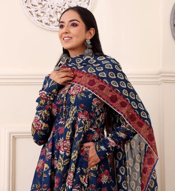 KLOSIA Women's Viscose Kurta and Pant with Dupatta Set - Image 3