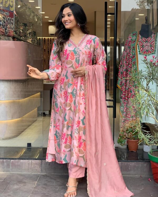 GoSriKi Womens Rayon Blend Printed Straight Kurta with Pant Dupatta.jpg