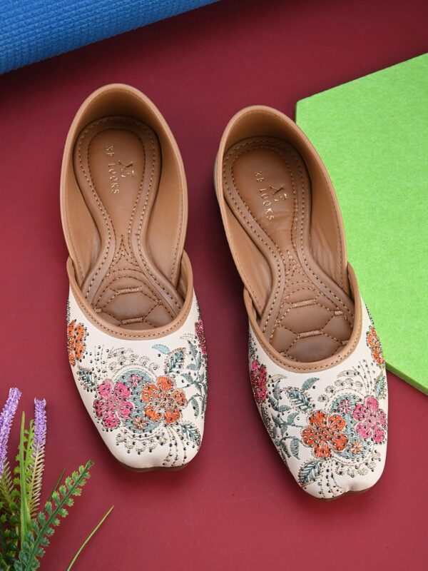 XE Looks Beautiful Comfortable Ethnic Sandal Occational Jutti For Women Girls.jpg