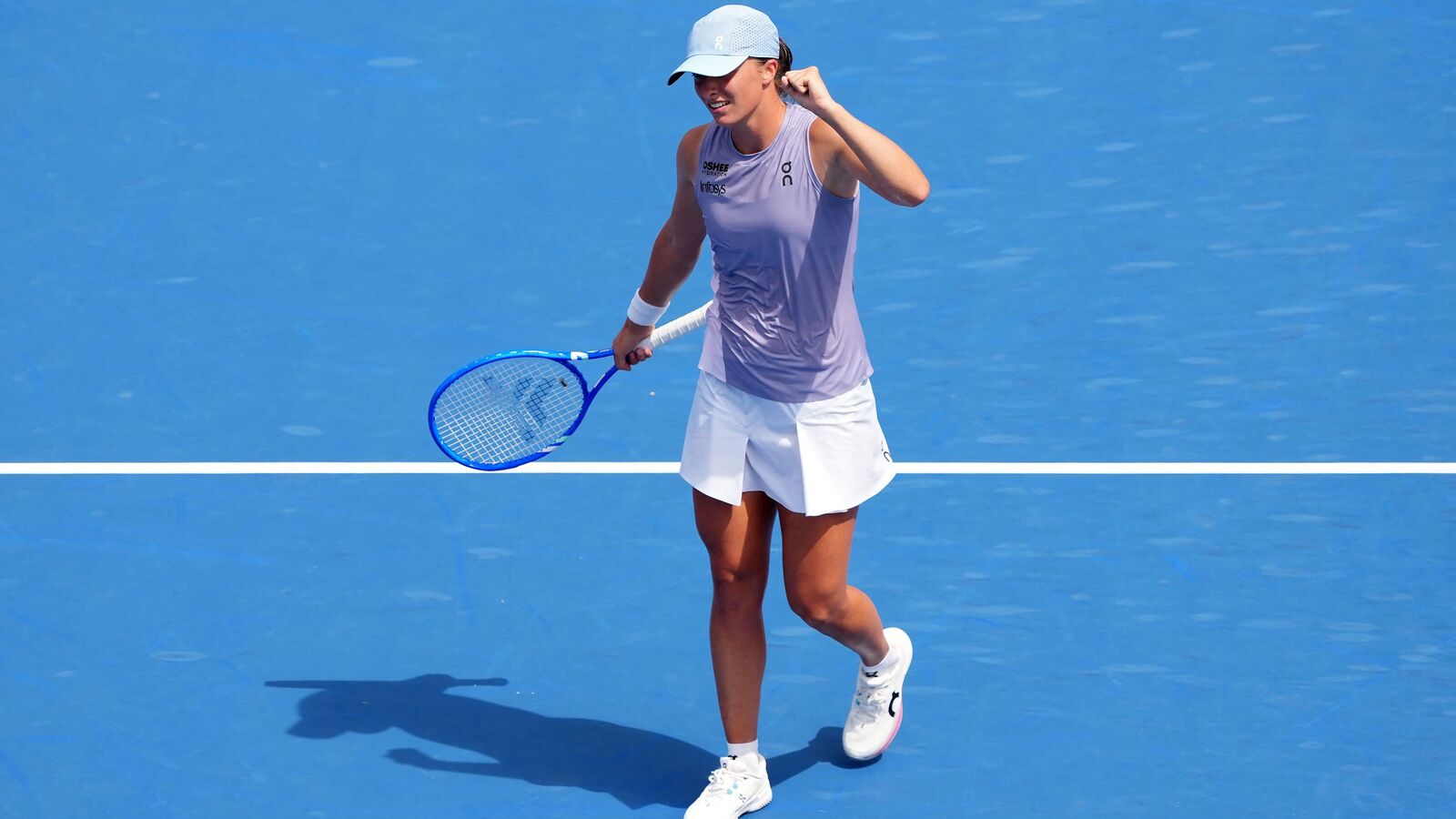 Iga Swiatek beats Elena Rybakina in straight sets to reach maiden Cincinnati final