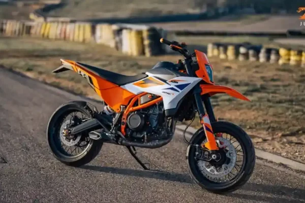 KTM 390 SMC R spotted testing