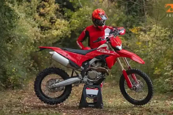 Road-legal Ducati Desmo450 EDX