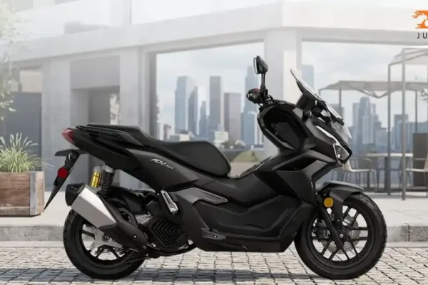 Honda ADV160 Maxi-Scooter Pat