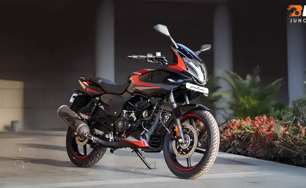 Bajaj Pulsar 220F Price, Milia